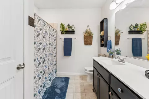 Bath - 772 Brookside Dr, Springtown, TX 76082 photo 6 of 6