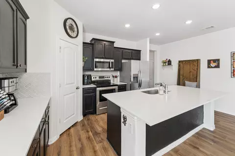 Kitchen - 772 Brookside Dr, Springtown, TX 76082 photo 3 of 5
