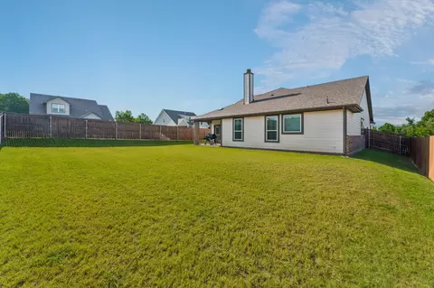 Exterior - 772 Brookside Dr, Springtown, TX 76082 photo 4 of 4
