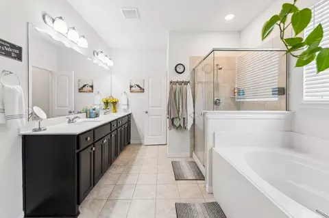 Bath - 772 Brookside Dr, Springtown, TX 76082 photo 1 of 6