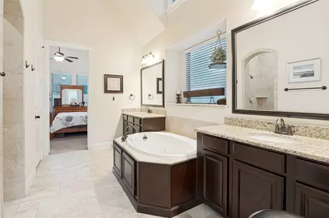 Bath - 1208 SW 6th St, Argyle, TX 76226 photo 4 of 4