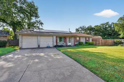 184 Oakhurst Dr, Bedford, TX 76022