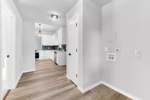 Entry Way - 909 E High St, Terrell, TX 75160 photo 4 of 4