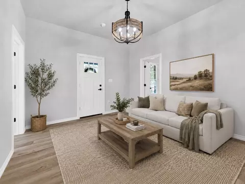 Living - 909 E High St, Terrell, TX 75160 photo 1 of 1