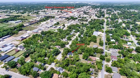 View/Area - 909 E High St, Terrell, TX 75160 photo 2 of 2