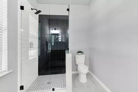 Bath - 909 E High St, Terrell, TX 75160 photo 2 of 4