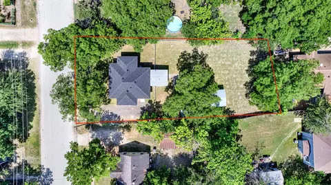 View/Area - 909 E High St, Terrell, TX 75160 photo 1 of 2