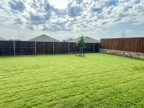 1000 Cole St, Howe, TX 75459 photo 2