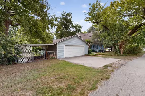 Exterior - 604 Johnson St, Terrell, TX 75160 photo 10 of 14