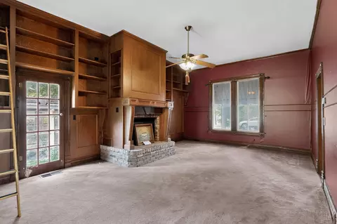 Living - 604 Johnson St, Terrell, TX 75160 photo 1 of 3