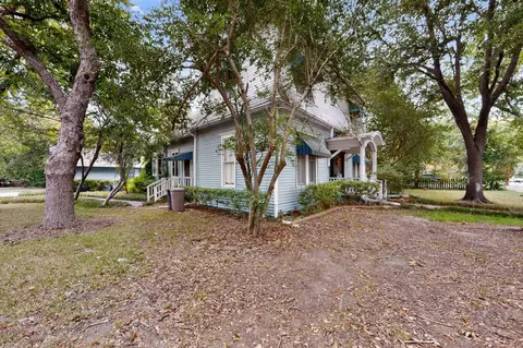 Exterior - 604 Johnson St, Terrell, TX 75160 photo 4 of 14
