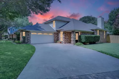 5406 Sapphire Ct, Arlington, TX 76017