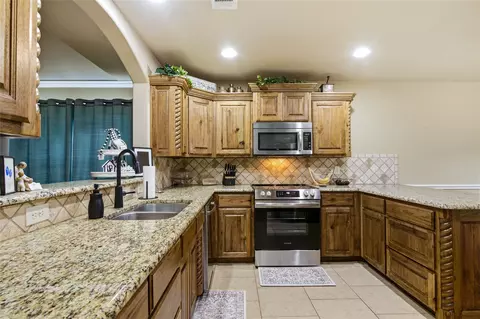Kitchen - 1389 Thomas Rd, Springtown, TX 76082 photo 2 of 2