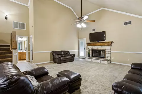 Living - 1389 Thomas Rd, Springtown, TX 76082 photo 3 of 3