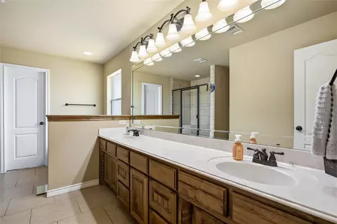 Entry Way - 1389 Thomas Rd, Springtown, TX 76082 photo 2 of 2
