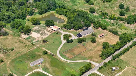 1135 Leo Andrews Rd, Whitesboro, TX 76273