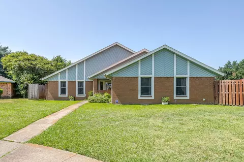 5419 Barcelona Dr, Garland, TX 75043