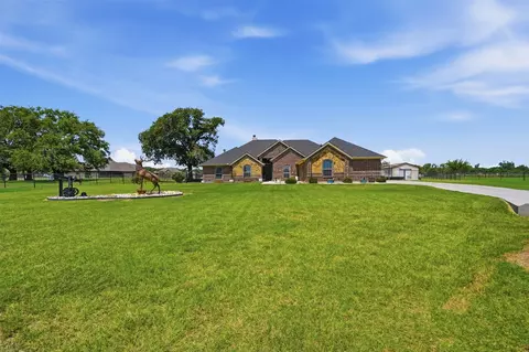 205 Lavender Ct, Springtown, TX 76082