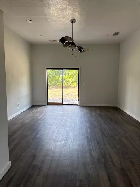 Living - 904 E Calhoun St, Rice, TX 75155 photo 1 of 1