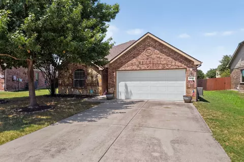1336 Shelley Dr, Burleson, TX 76028