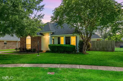 6004 Kateland Cir, Bossier City, LA 71111