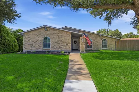 745 Greenhill Ln, Grand Prairie, TX 75052