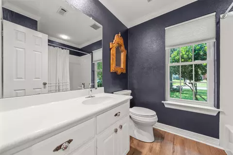 Bath - 9408 Silverthorn Dr, Waco, TX 76708 photo 5 of 5