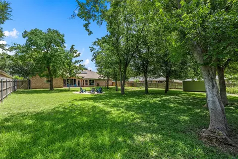 Exterior - 9408 Silverthorn Dr, Waco, TX 76708 photo 9 of 10