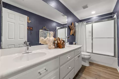 Bath - 9408 Silverthorn Dr, Waco, TX 76708 photo 1 of 5