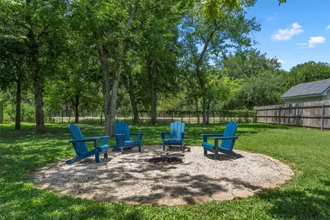 Exterior - 9408 Silverthorn Dr, Waco, TX 76708 photo 5 of 10