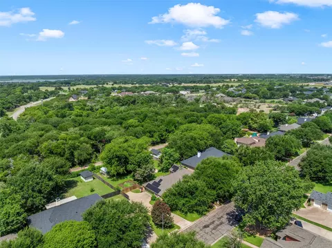 View/Area - 9408 Silverthorn Dr, Waco, TX 76708 photo 4 of 5