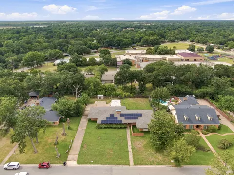 1444 Oaklawn Dr, Corsicana, TX 75110