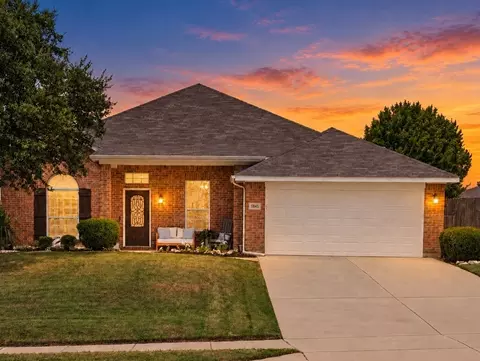 5845 Lamb Creek Dr, Fort Worth, TX 76179