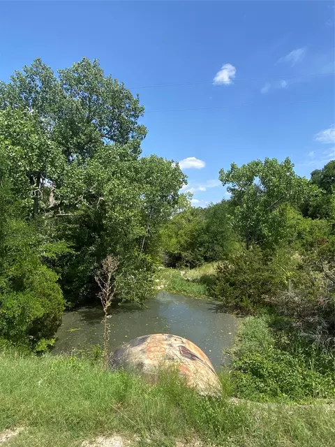 2905 Frontier Trl, Granbury, TX 76048