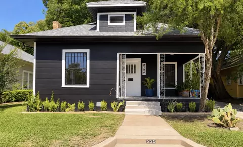 2229 College Ave, Fort Worth, TX 76110
