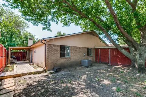 1305 Blanco Ln, Garland, TX 75040
