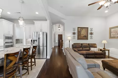 400 Ridgewood Dr, Lewisville, TX 75067