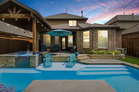 400 Ridgewood Dr, Lewisville, TX 75067