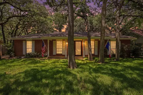 3702 Hastings Dr, Arlington, TX 76013