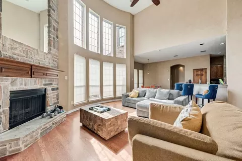 663 Links View Ct, Grand Prairie, TX 75052