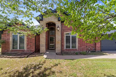 903 Winding Rd, Granbury, TX 76049