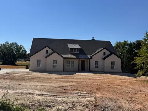 809 Zachary Michael Ct, Springtown, TX 76082