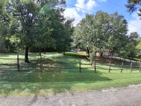 Exterior - 3600 Fox Ridge Rd, Lorena, TX 76655 photo 9 of 9