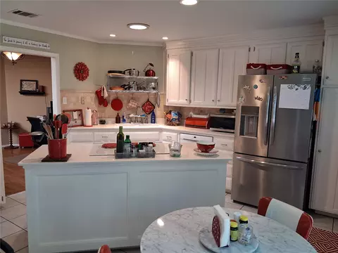 Kitchen - 3600 Fox Ridge Rd, Lorena, TX 76655 photo 3 of 4
