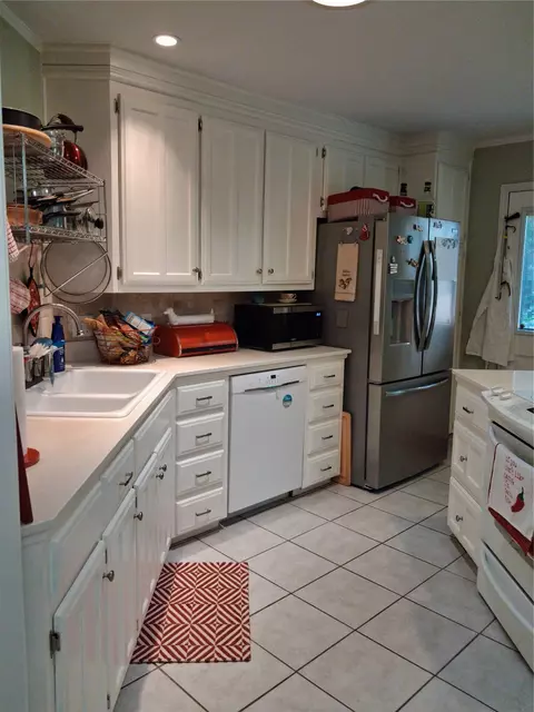 Kitchen - 3600 Fox Ridge Rd, Lorena, TX 76655 photo 2 of 4
