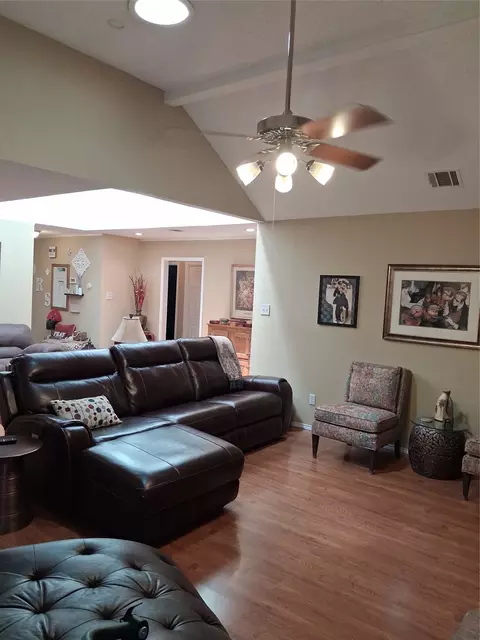 Living - 3600 Fox Ridge Rd, Lorena, TX 76655 photo 2 of 3