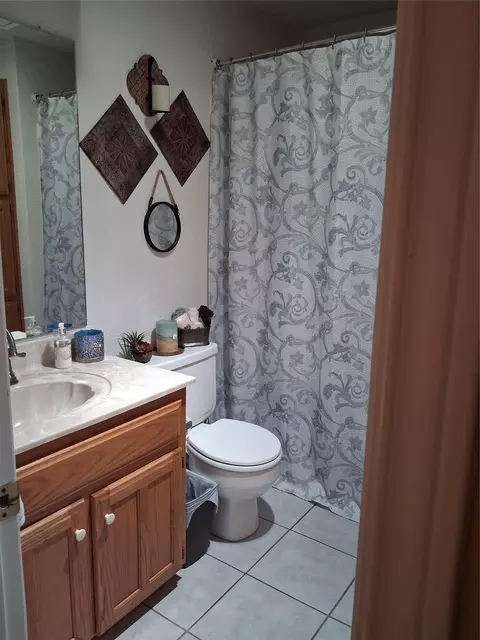 Bath - 3600 Fox Ridge Rd, Lorena, TX 76655 photo 4 of 4
