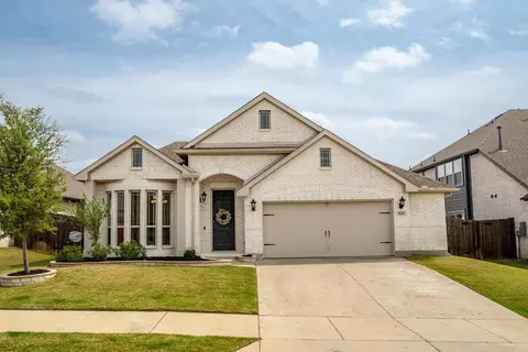 9201 Amistad Ln, Lantana, TX 76226