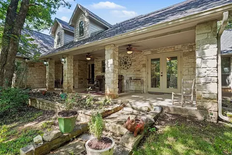 126 Willow Creek Cir, Mansfield, TX 76063