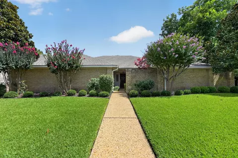 8833 Kenton Dr, Dallas, TX 75231